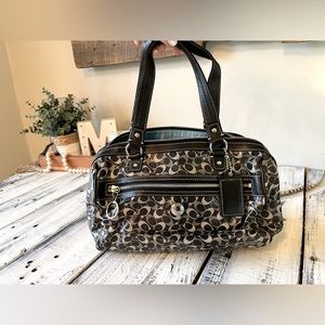 Black and White Coach Logo Medium Tote, like new!